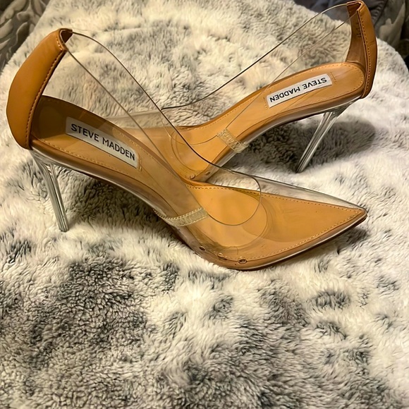 Steve Madden Shoes - Steve Madden size 8. Clear heels